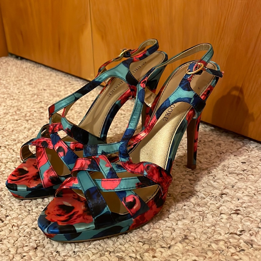 Floral Audrey Brooke High Heels Size 8.5 Blue Pink